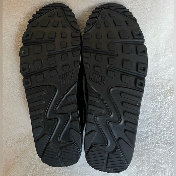 nike air max 90’s (w. 9.5) - Picture 9 of 10